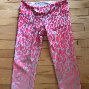 Alo Yoga cropped leggings size small